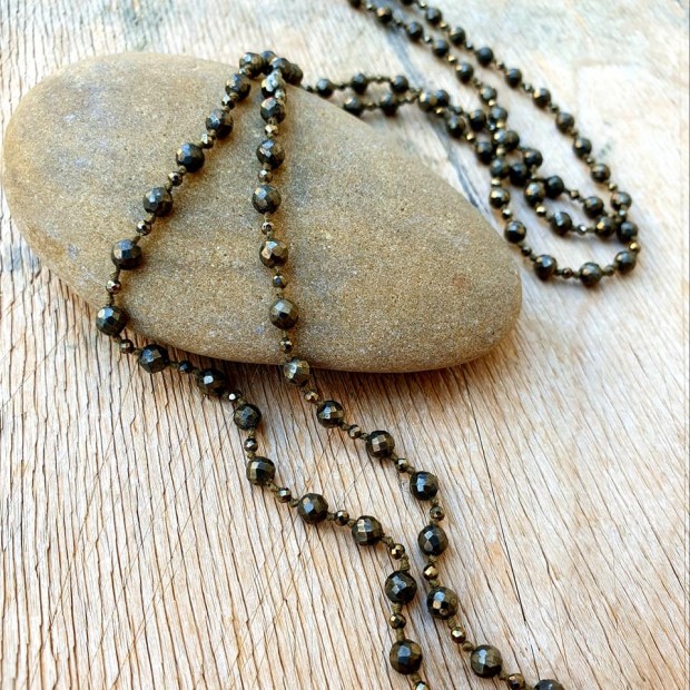 5 Octobre ilgas kaklo papuošalas iš piritų SHADOW